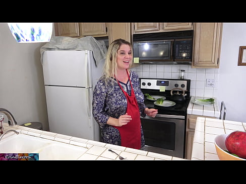 ❤️ Stepmom u munghje in cucina prima di a so data ❌ Super porn à porn co.camporner.top